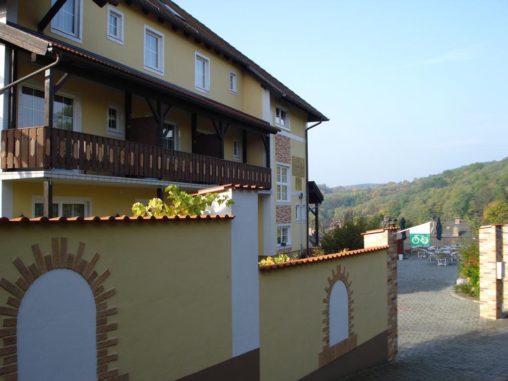 Отель Pension Rudi - Weingut Kellner Pulkau Экстерьер фото